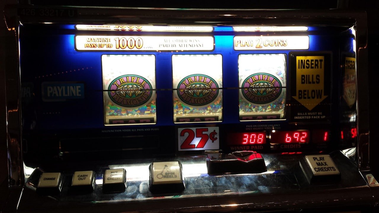 Người dùng Việt Nam truy cập nền tảng 5play trên điện thoại di động